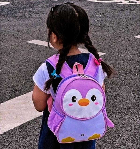 MOCHILA INFANTIL PINGUINO